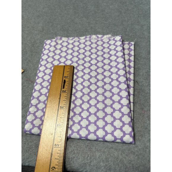 Purple & White Quatrefoil Cotton Fabric 14x44" for Quilting & Crafts - Picture 3 of 6